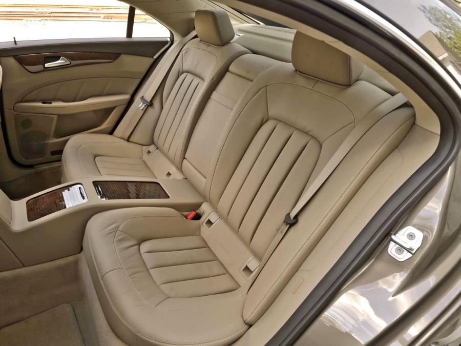  Mercedes-Benz CLS550 AMG Sports Package 2010 года  (фото 6 из 20)